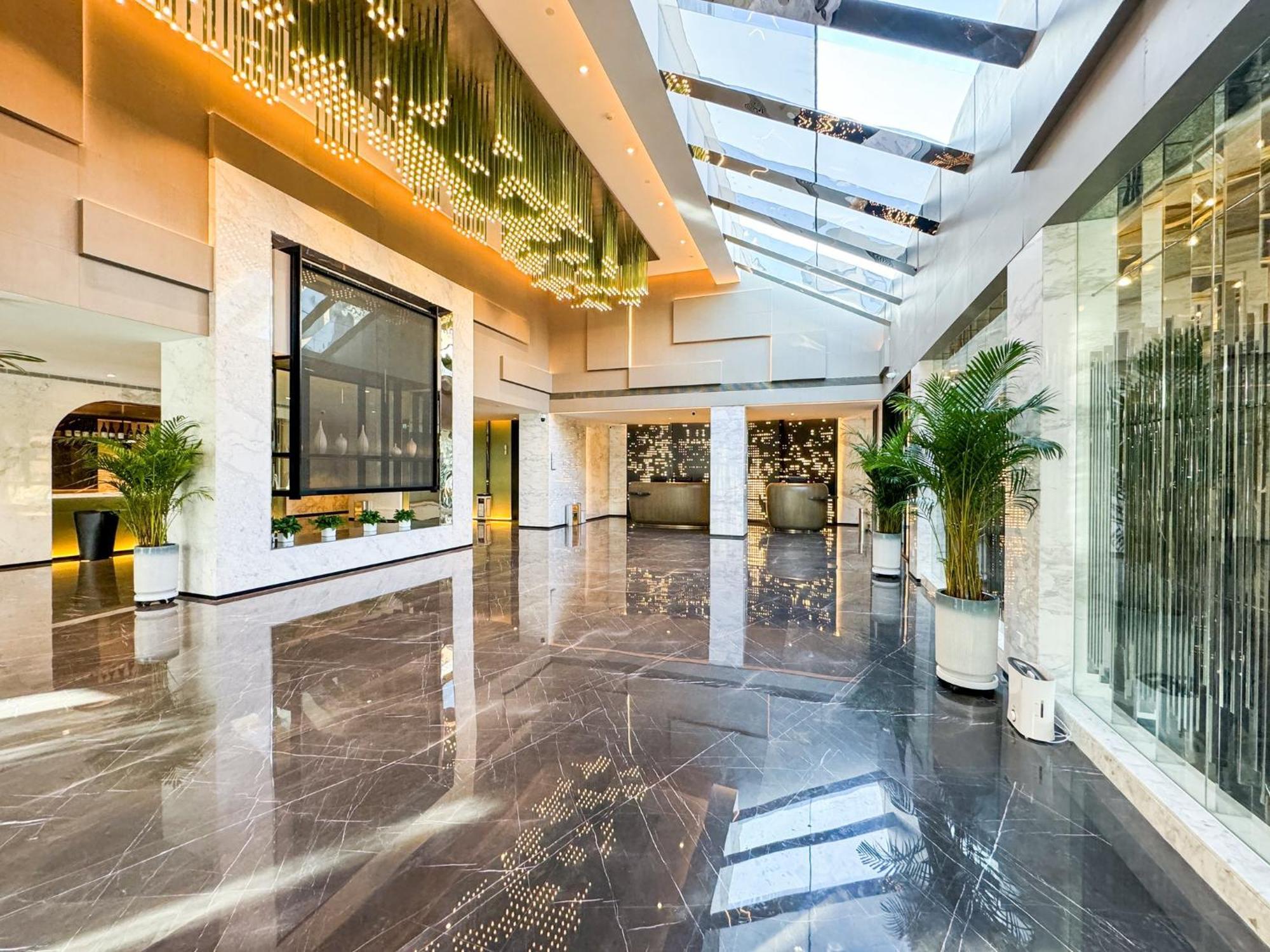 Holiday Inn Zhengzhou Zhongzhou By Ihg Exterior foto